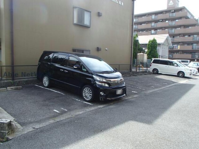  ファミーユ浅井Ａ棟