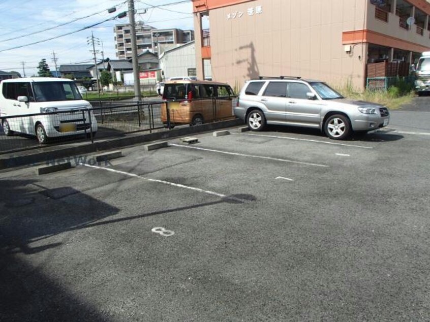  ファミーユ浅井Ａ棟