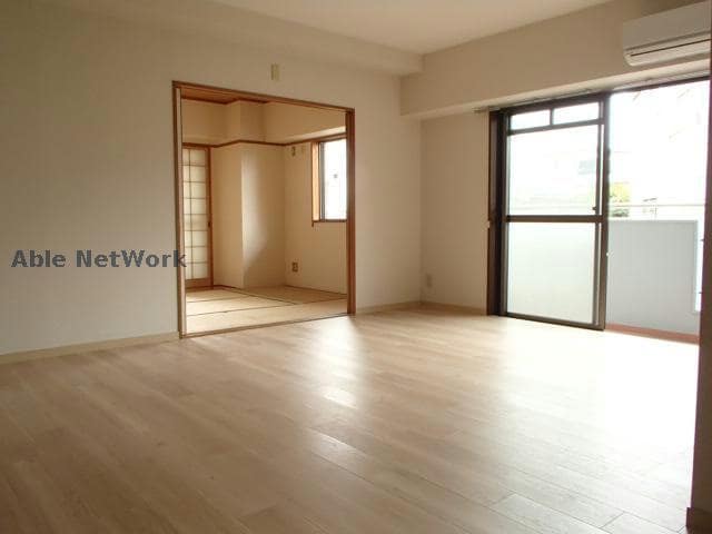 ※同物件別部屋の写真です。 オーシャン50日進駅前