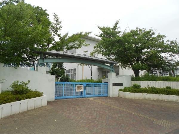 みよし市立緑丘小学校(小学校)まで530m セレニールSAKURA