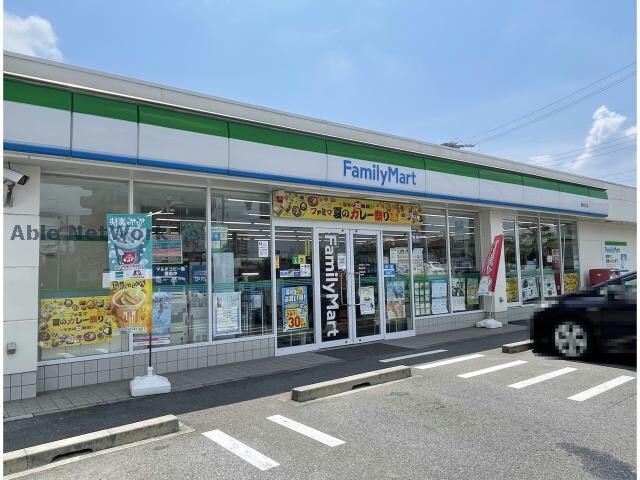ファミリーマート緑水広店(コンビニ)まで629m グランヒルズ横吹Ａ