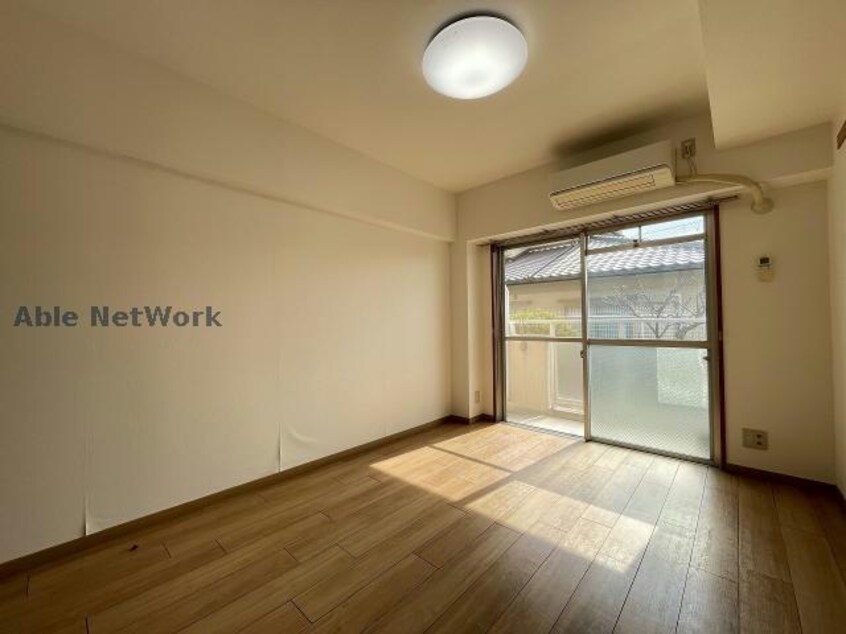 ※同物件、別部屋の写真です アイリスＴＡＫＥＪＩ