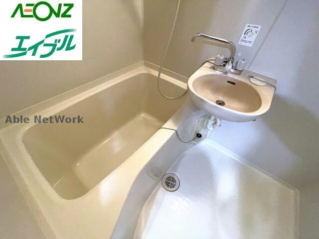 ※同物件、別部屋の写真です アイリスＴＡＫＥＪＩ