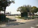 六田公園(公園)まで866m コーポ岡部緑ヶ丘