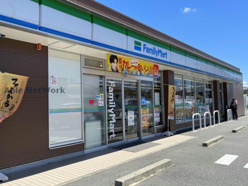 ファミリーマート緑鳴海店(コンビニ)まで501m パーシモンⅡ
