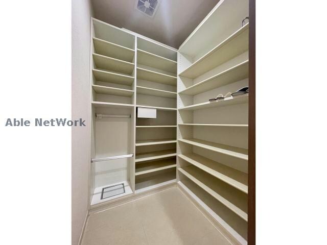  ザ・ブロードスクエア