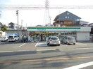 ファミリーマート武路町店(コンビニ)まで187m グリューンヴィラ武路