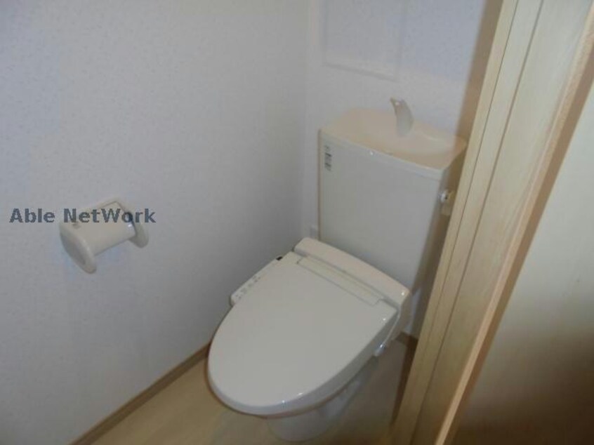 ※同物件、別部屋の写真です サープラス中ノ坪