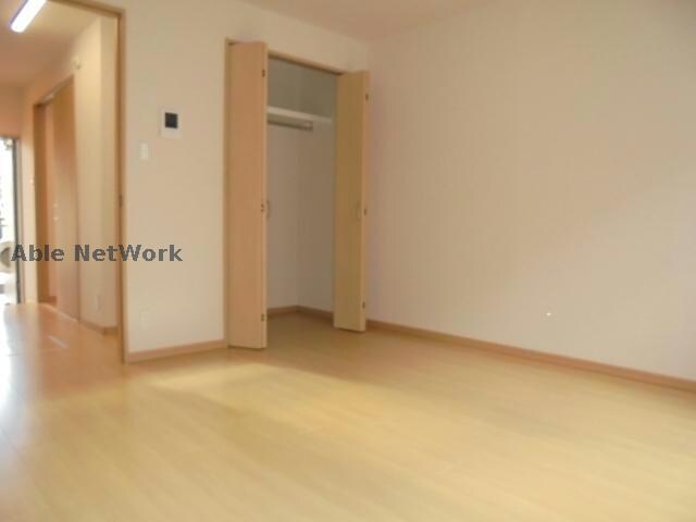 ※同物件、別部屋の写真です サープラス中ノ坪