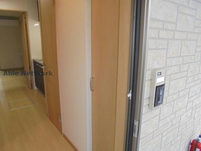 ※同物件、別部屋の写真です サープラス中ノ坪