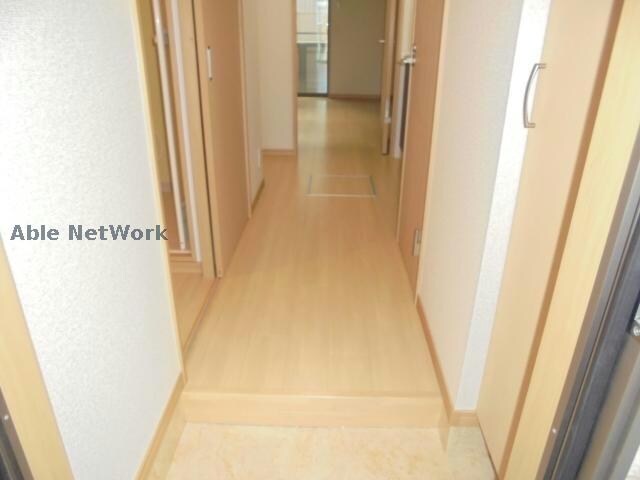 ※同物件、別部屋の写真です サープラス中ノ坪