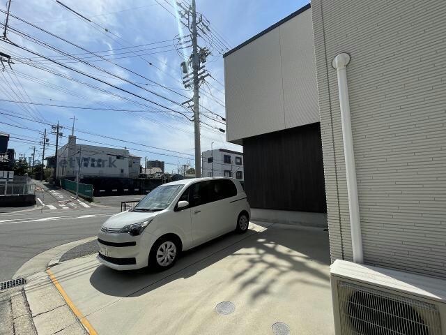 Ｄ棟　駐車場 矢切貸家