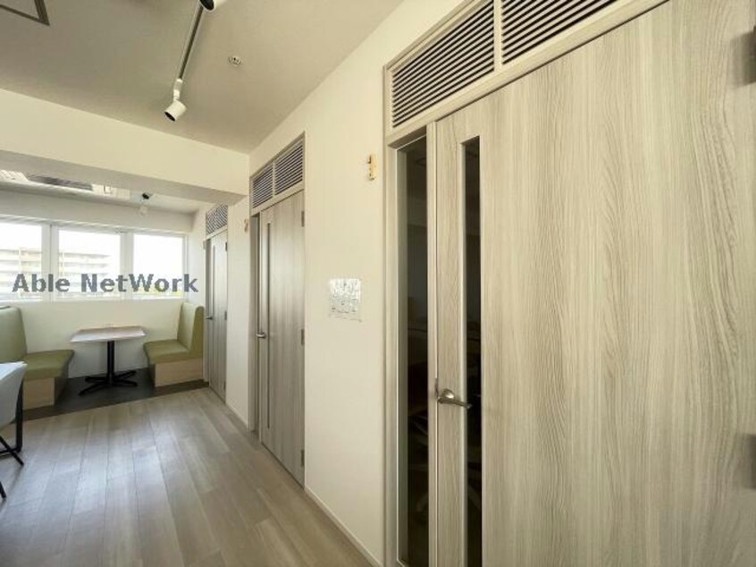 共用ラウンジ NEUA　NARUMI