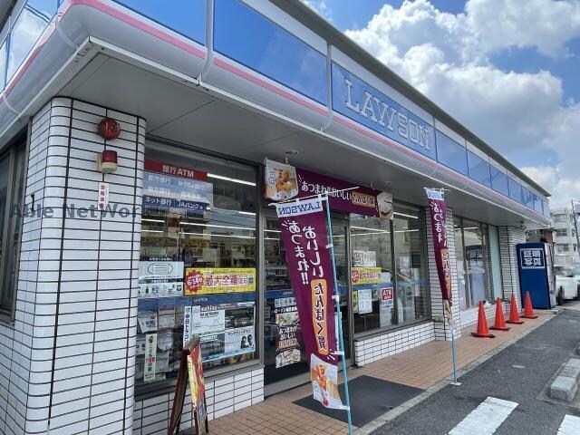 ローソン緑区曽根店(コンビニ)まで142m 緑区曽根貸家