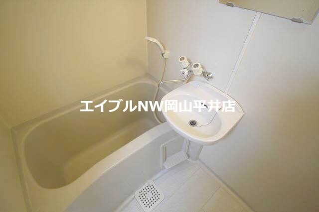  エステートタカツキ