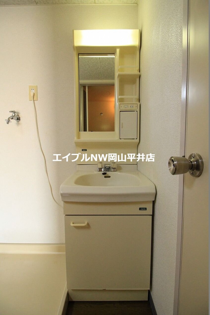  ブライトライツ高島