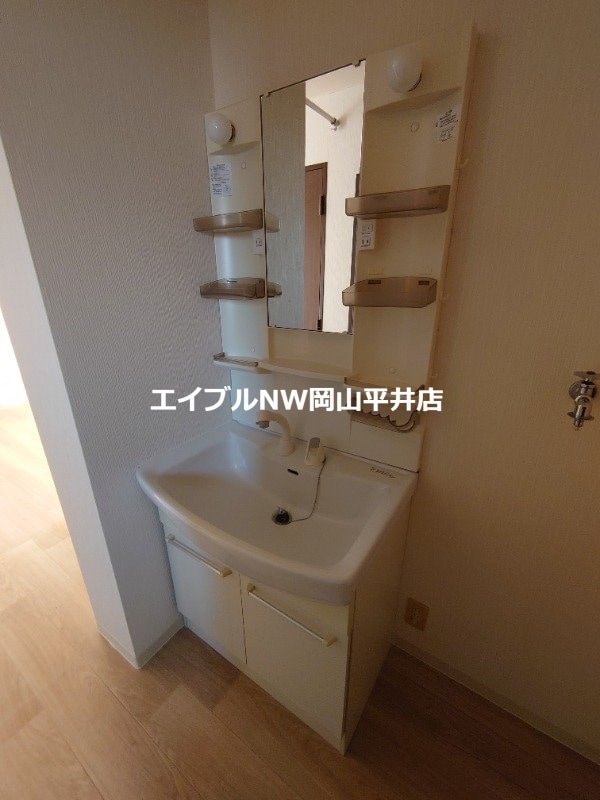  ファミール中川　B