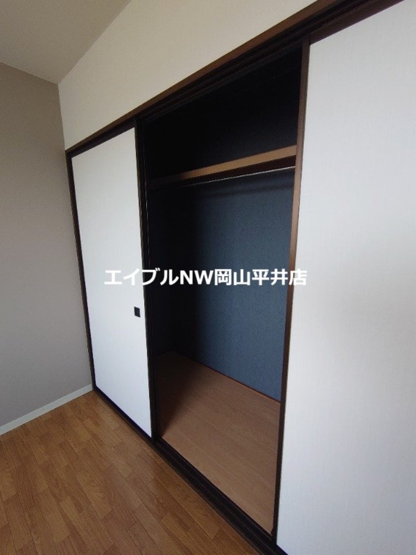  ファミール中川　B