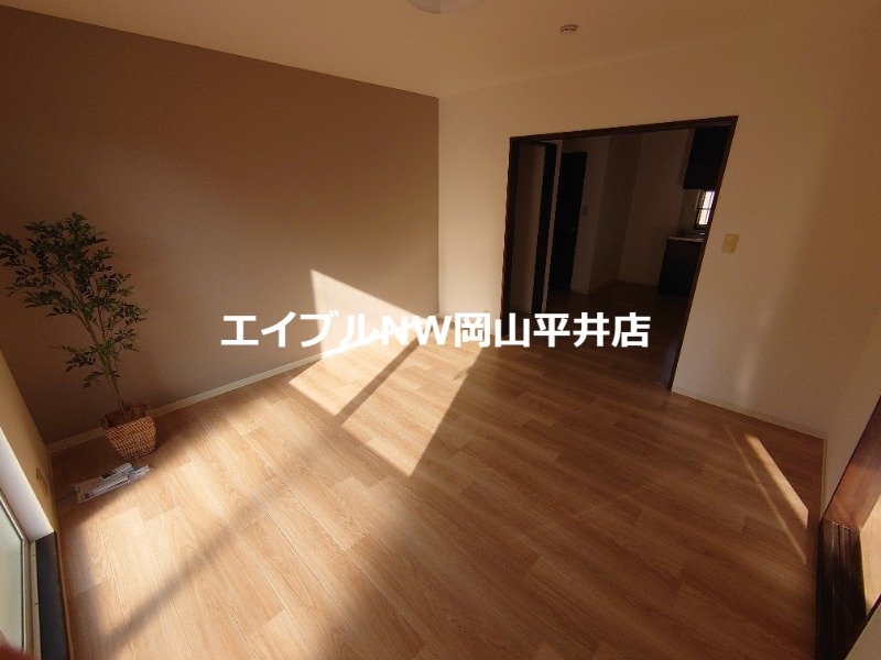  ファミール中川　B