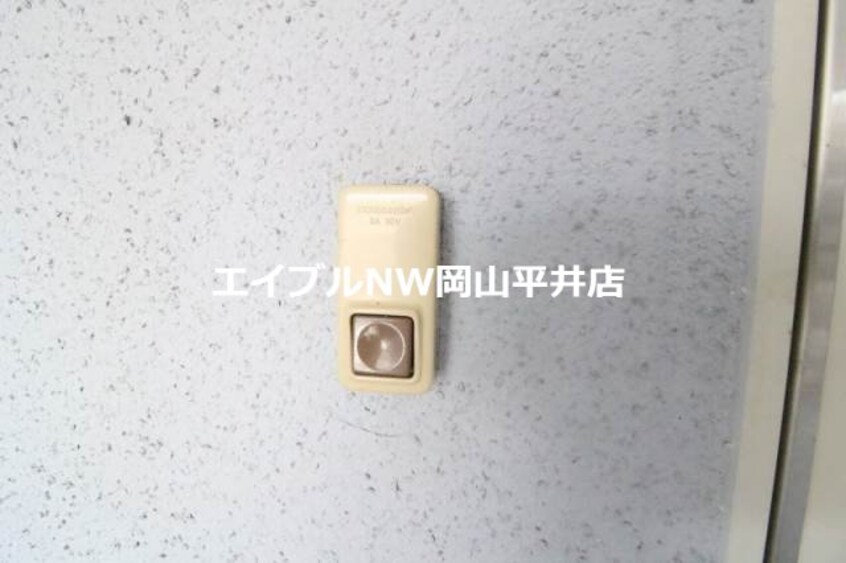  ドミ・アゼリアＢ