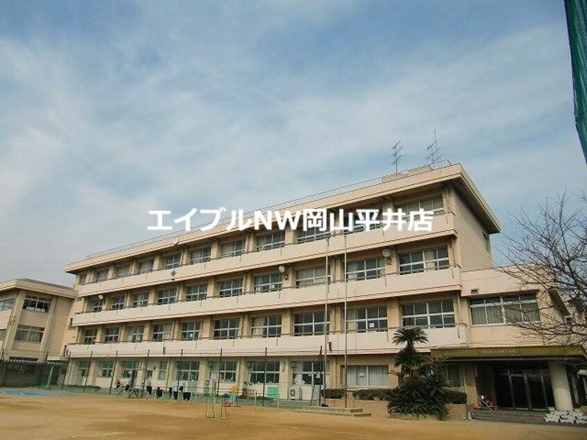 岡山市立妹尾小学校(小学校)まで560m メゾンフルールⅡ