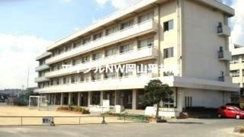 岡山市立旭操小学校(小学校)まで1200m カウル湊