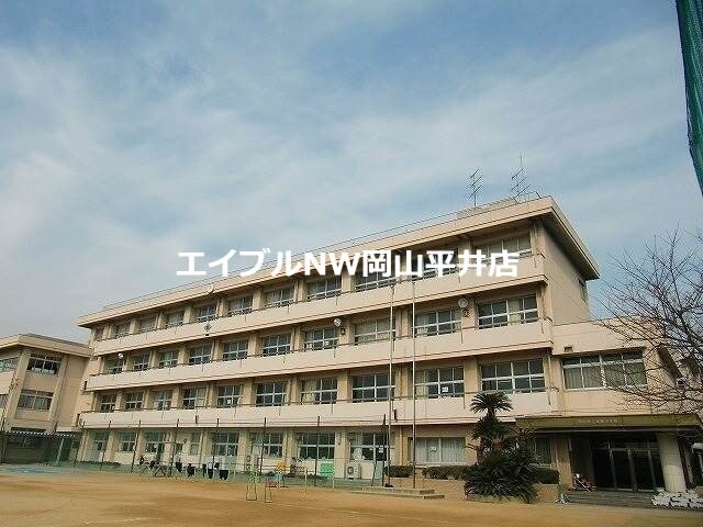 岡山市立妹尾小学校(小学校)まで1099m ジュヌパルク光輝