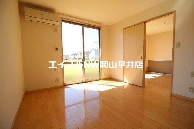  シャーメゾン松新