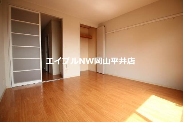  フローラル東岡山　A