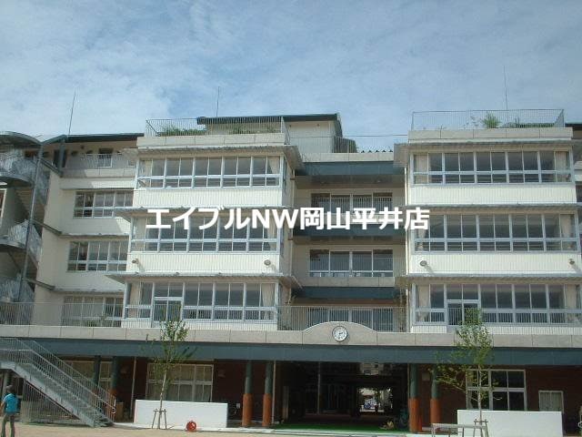 岡山市立岡山中央小学校(小学校)まで1063m フローラ・アイン