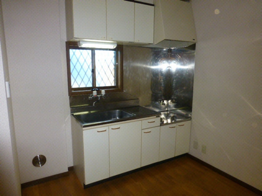 スペースが広い台所 総武本線/四街道駅 バス10分桜ヶ丘南下車:停歩7分 2階 築31年