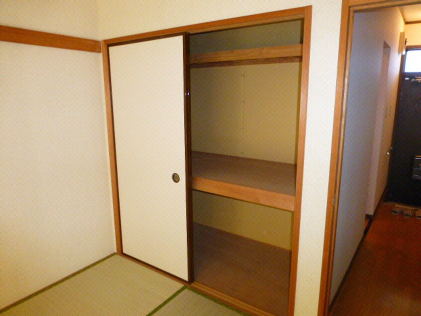 押入れ付きの和室 総武本線/四街道駅 バス10分桜ヶ丘南下車:停歩7分 2階 築31年