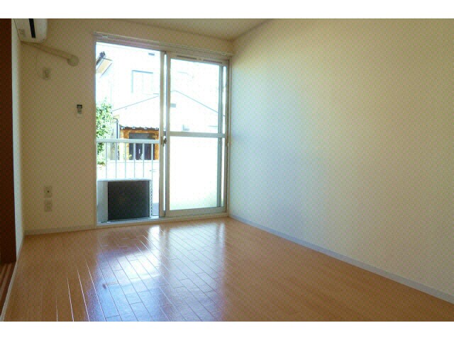 バルコニーに面す洋室 総武本線/四街道駅 バス15分山王公民館下車:停歩4分 1階 築32年