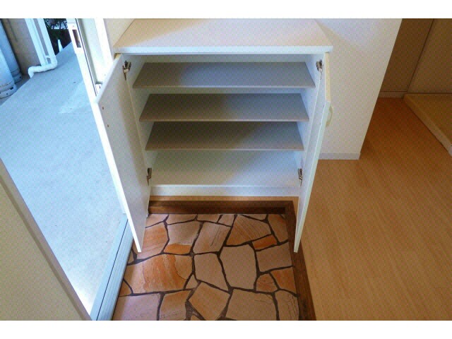 靴箱付きの玄関 総武本線/四街道駅 バス15分山王公民館下車:停歩4分 1階 築32年