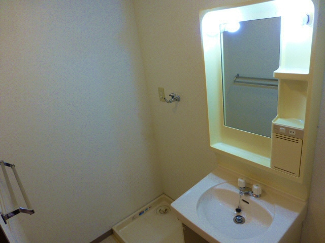 洗面台横に洗濯機置場 総武本線/四街道駅 徒歩27分 2階 築29年