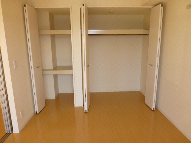 収納 総武本線/四街道駅 徒歩17分 2階 築16年