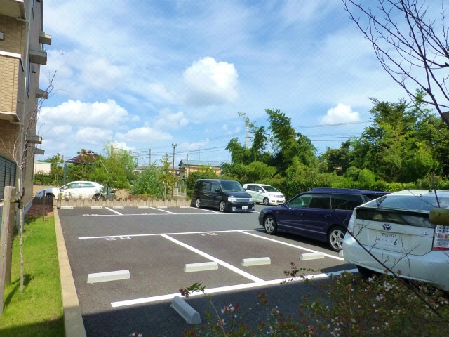 駐車場 総武本線/四街道駅 徒歩17分 1階 築16年