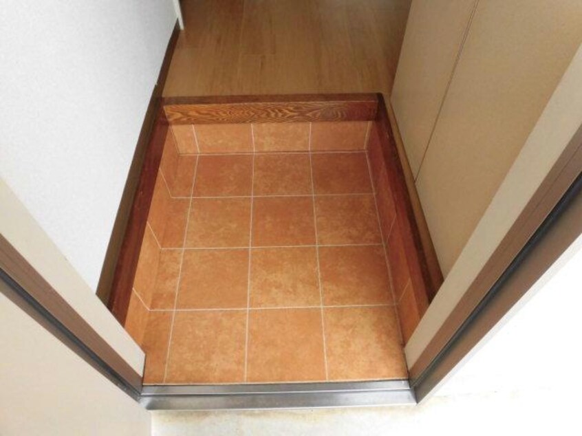  総武本線/佐倉駅 バス7分根郷下車:停歩5分 1階 築30年