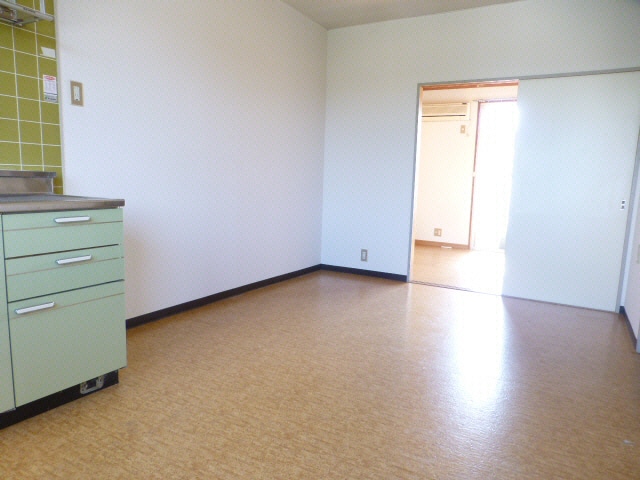 約９帖のLDK 総武本線/四街道駅 徒歩14分 2階 築32年