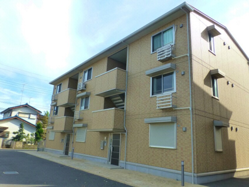 外観 総武本線/四街道駅 徒歩17分 1階 築17年