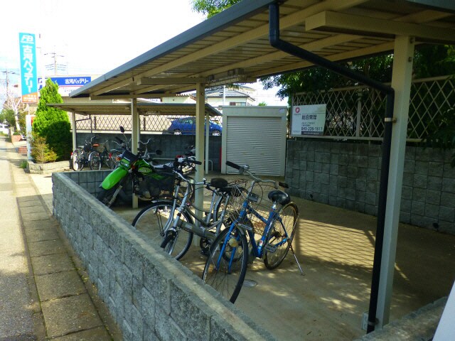 駐輪場 総武本線/四街道駅 徒歩17分 1階 築17年