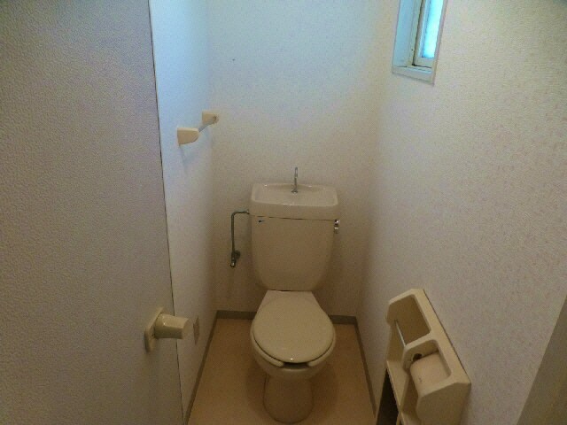  総武本線/四街道駅 バス15分技能センター入口下車:停歩3分 1階 築33年