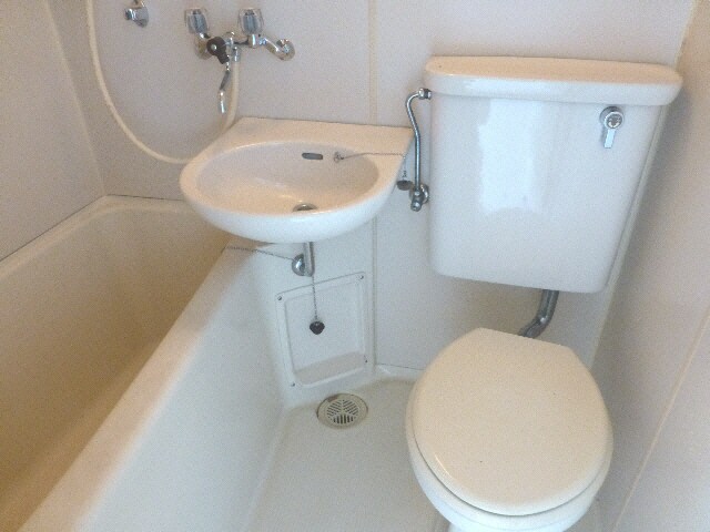 浴室はﾕﾆｯﾄﾀｲﾌﾟです 総武本線/四街道駅 徒歩5分 2階 築38年