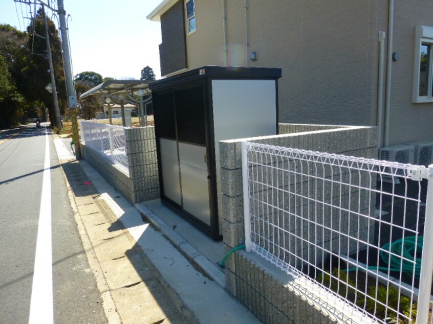 ゴミ捨て場 総武本線/四街道駅 バス15分吉岡中央下車:停歩1分 1階 築12年