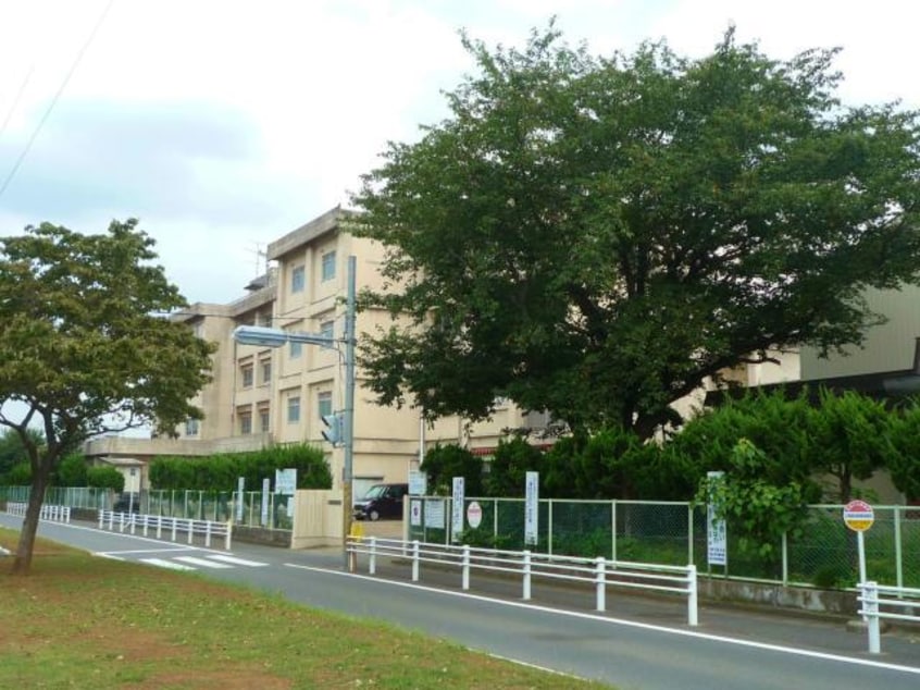 千葉市立若松台小学校(小学校)まで2702m 総武本線/四街道駅 徒歩44分 1階 築12年