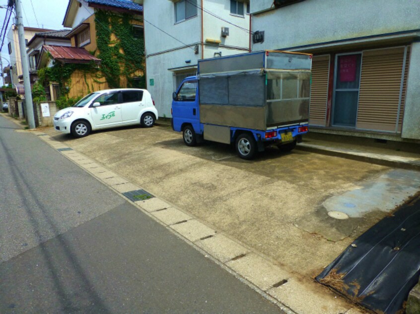 駐車場 総武本線/四街道駅 バス8分鹿放ヶ丘下車:停歩6分 2階 築45年