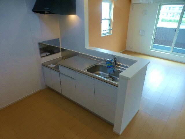  総武本線/四街道駅 バス13分総合公園前バス停下車:停歩13分 2階 築11年