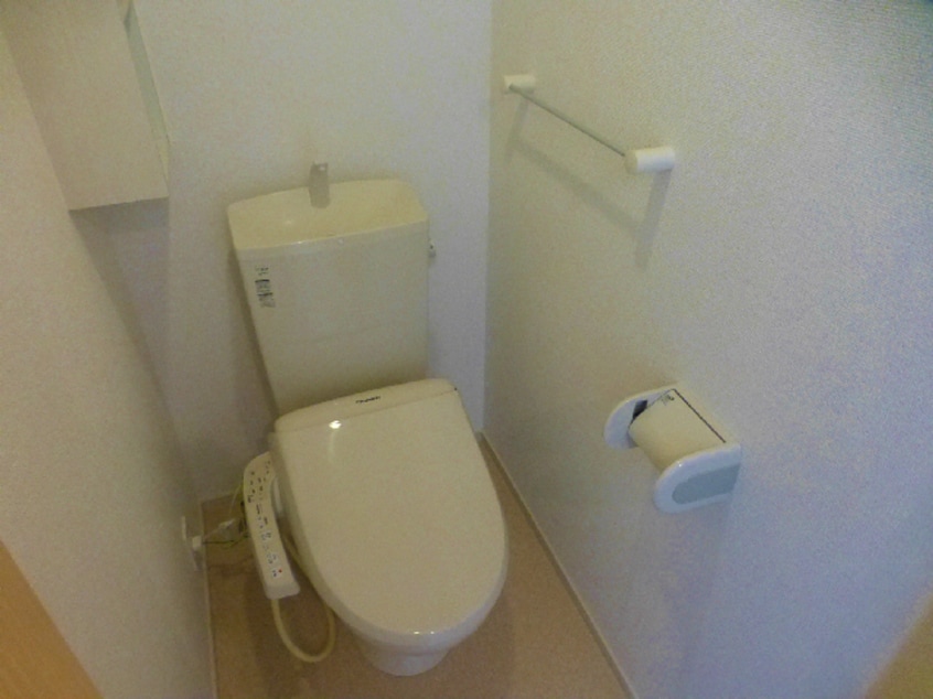  総武本線/四街道駅 バス13分総合公園前バス停下車:停歩13分 2階 築11年