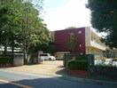 四街道市立四街道小学校(小学校)まで869m 総武本線/四街道駅 徒歩16分 1階 築7年