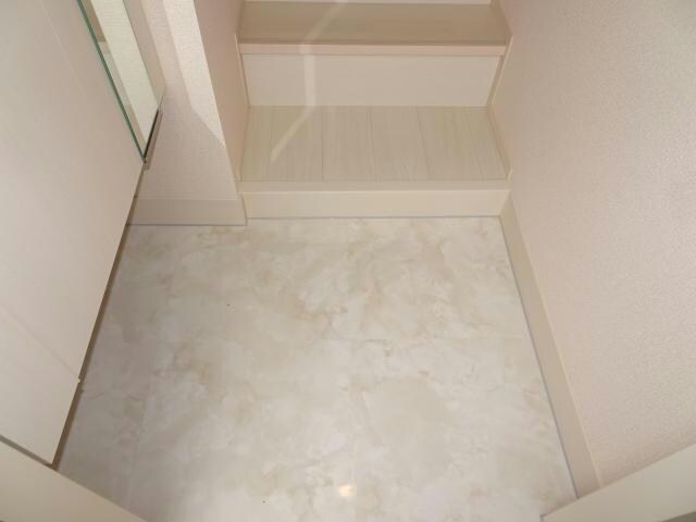 玄関土間 総武本線/四街道駅 徒歩28分 1階 築6年